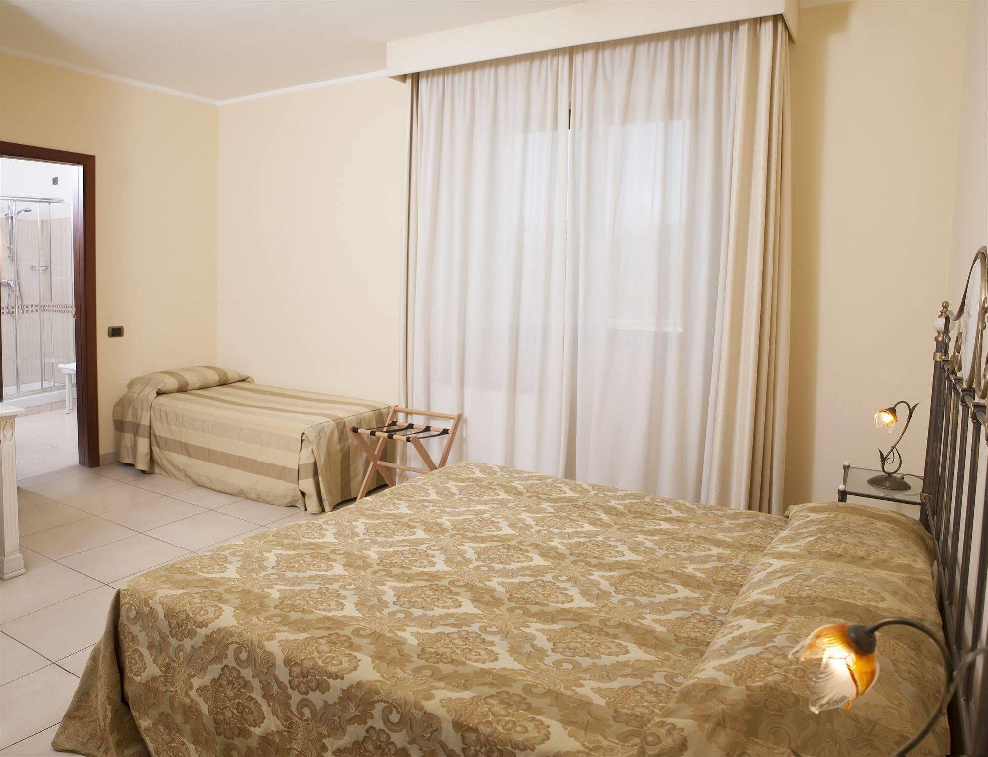 Hotel Villa Fiorita Giulianova Exterior photo
